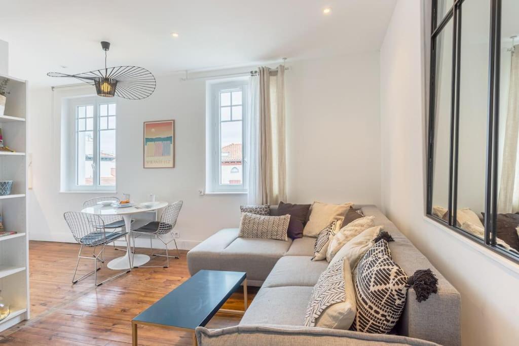 Appartement Rue Gambetta, Plage A 2 Min Saint-Jean-de-Luz Exterior photo
